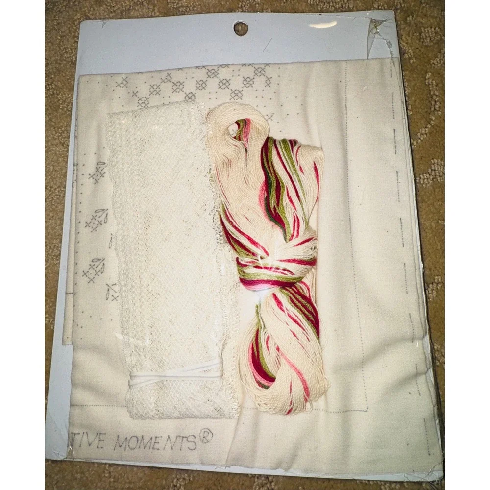 Creative Moments Candlewick Kit 8267 Dresden Lace Edged Pillow Vintage 1983